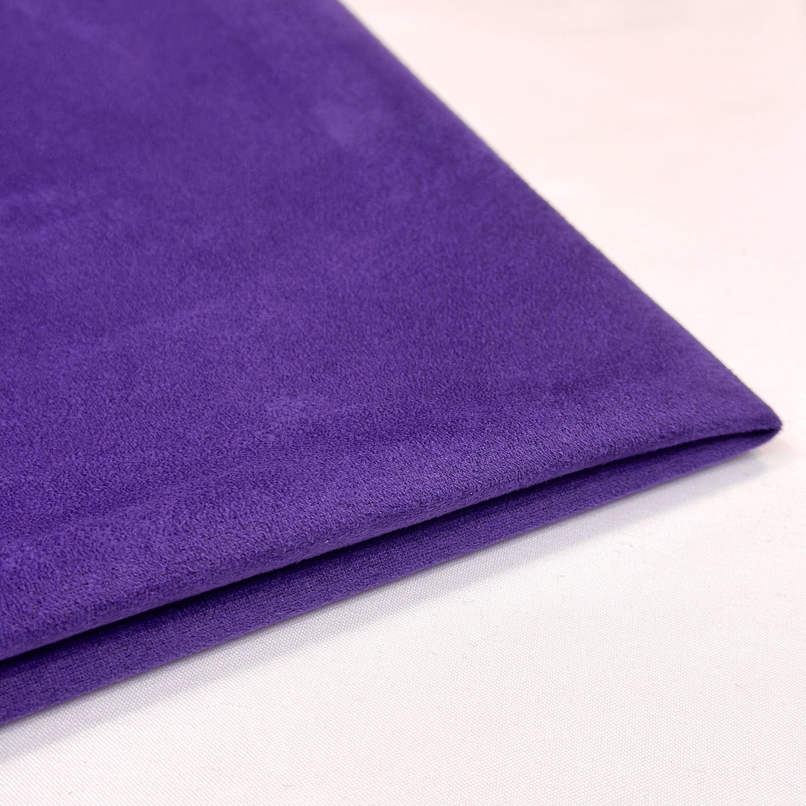 05DE3769-7222-4C38-84D0-B3C948E568D5 مخمل سوئیت ساده ۲۵