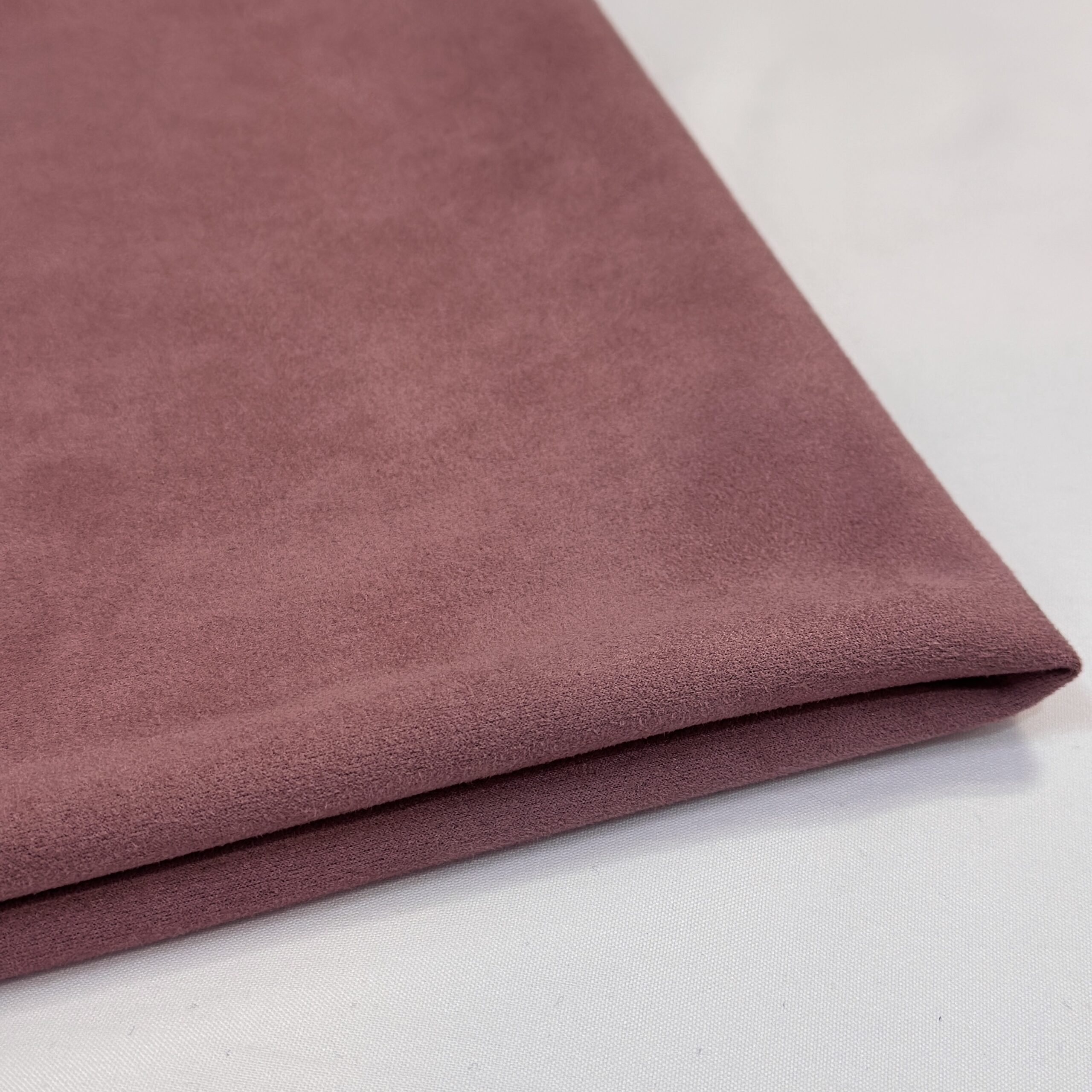 A5B7C2DA-8FE5-42F1-9487-51DE8E8EF29E مخمل سوئیت ساده ۲۱